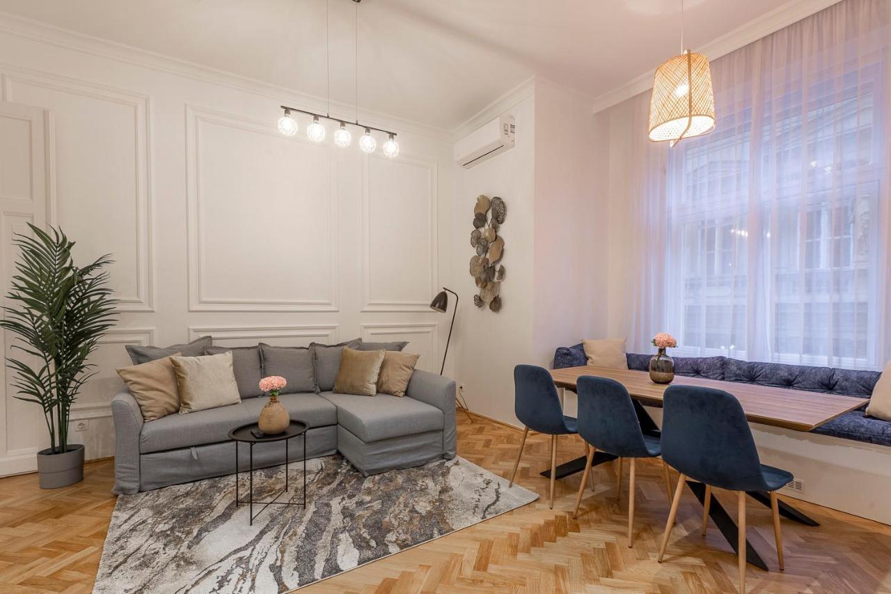 Glamorous Modern Apartment In The Hearth Of Budapesta Exterior foto